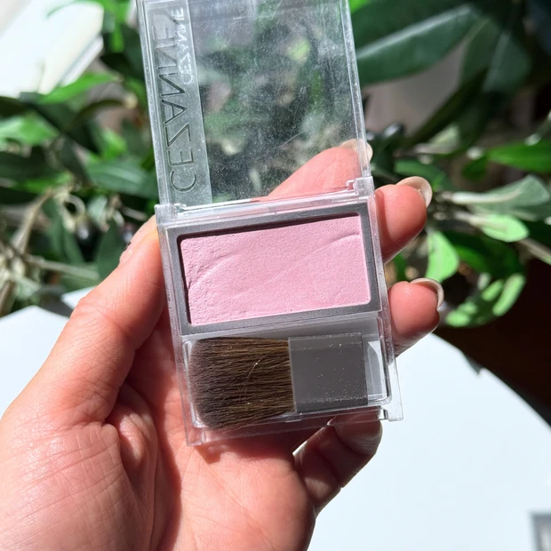 セザンヌ チークブラッシュ 03ミルクモーヴ