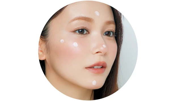 マキア 秋メイク 2025 チーク おすすめ ベースメイク SK-II ジェノプティクス CC プライマー ロージーピンク 使い方