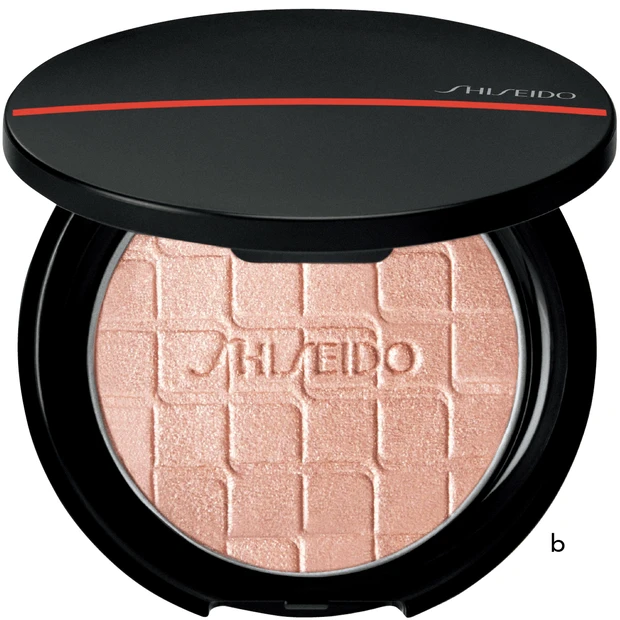 鈴木えみ ベースメイク AI肌 SHISEIDO オーラデュウ プリズム イルミネーター 01