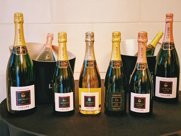 【超高コスパコスメ】ホリデーイベントに華やぎを…♡ ワインに似合うネイル＆リップ_4_2