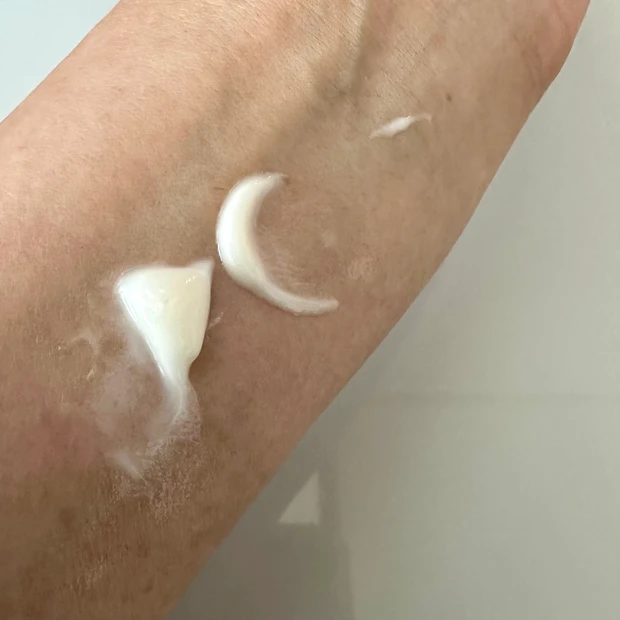 ブライトリペアネッククリーム