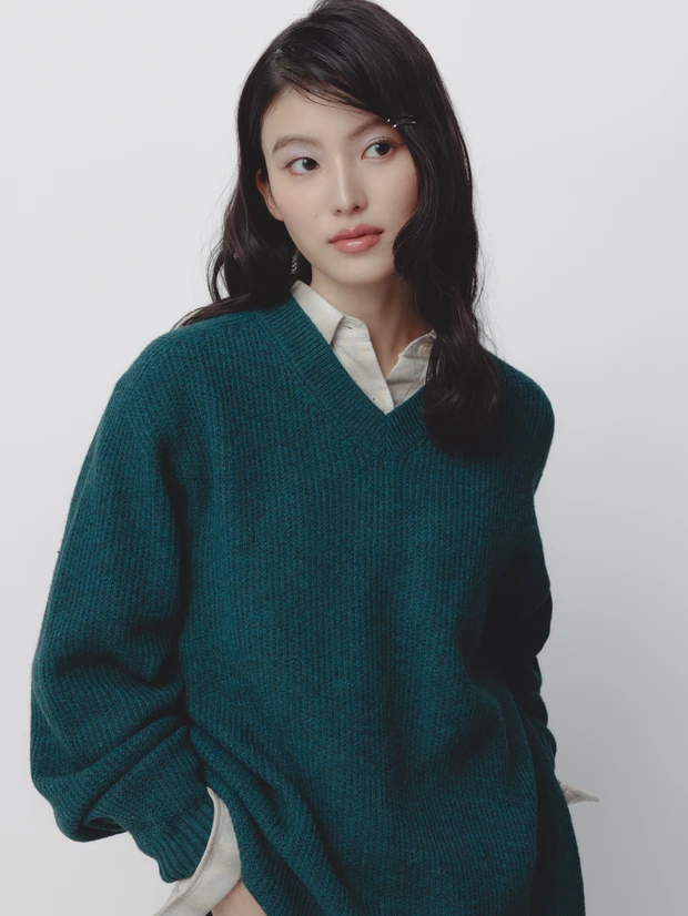 ユニクロ UNIQLO メンズニット 3DスフレヤーンVネックセーター トーンアップメイク