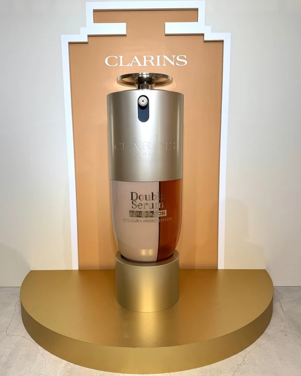 クラランス ダブル セーラム ファンデーション パッケージ