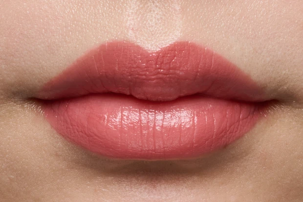 プチプラリップ　ブルベ夏　セザンヌ ラスティングステイリップカラー 01 スウォッチ