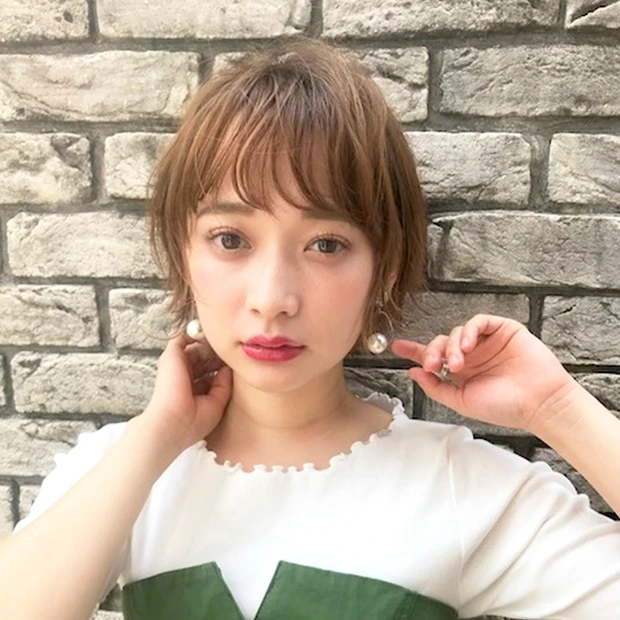 ほんのり外ハネ×シースルーバングでショートに今ドキな軽さをプラス