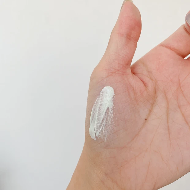 乾燥さん 保湿力スキンケア下地 シカグリーン スウォッチ