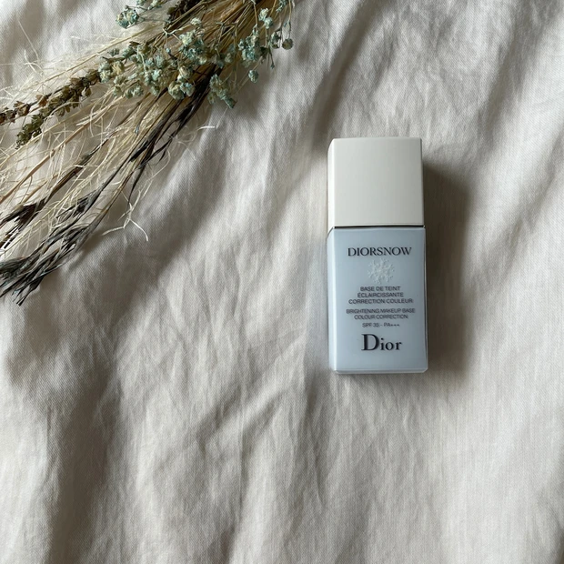 【30代 × ノーファンデ派】透明感重視の美容成分オタクが選ぶ、崩れにくいおすすめ神下地３選【MAQUIAインフルエンサーのオッス！推しコス】_3_1