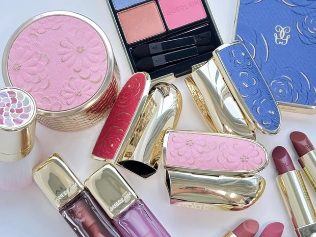 【春コスメ2026】ゲランの春限定コレクションをスウォッチ！ アップサイクルデニムが彩るパッケージも注目