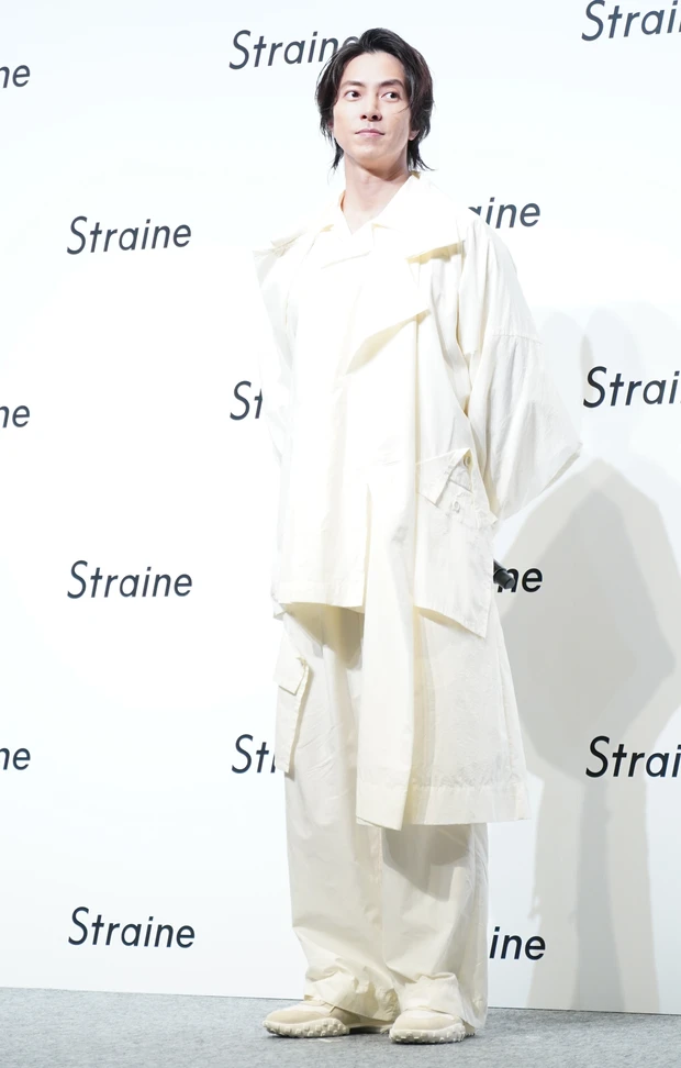 山下智久_Straine_ストレイン_記者会見_衣装