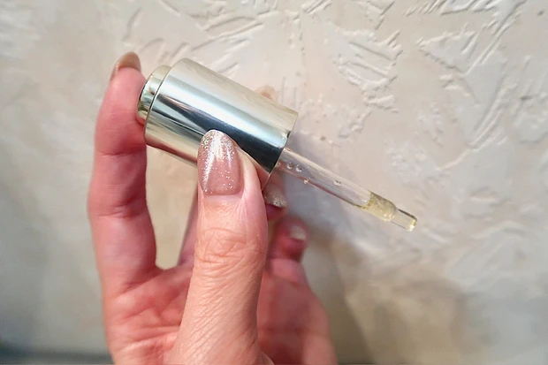 ニュクス スーパー セラム アイケアキットのスポイト部分