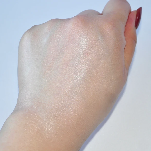 NARS ライトリフレクティングトーンアップヴェール　化粧下地　プライマー