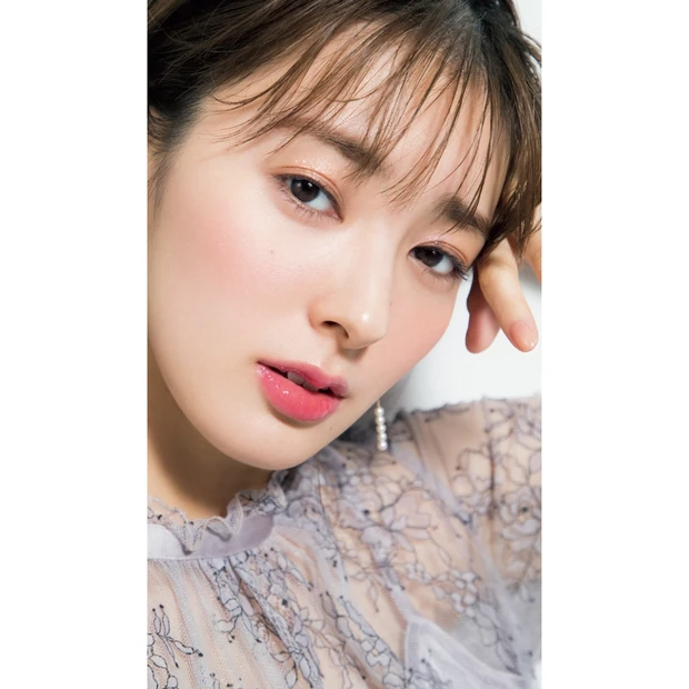 濡れたようなツヤと大粒ラメが好相性