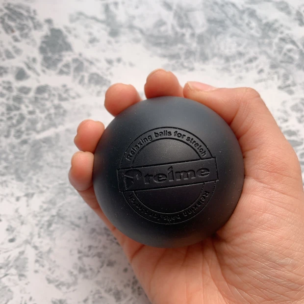 体のコリを解消。マッサージにぴったり！ストレッチボール_2