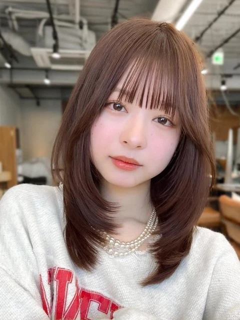 冬 ヘアカラー 明るめ　ショコラブラウン ミディアム