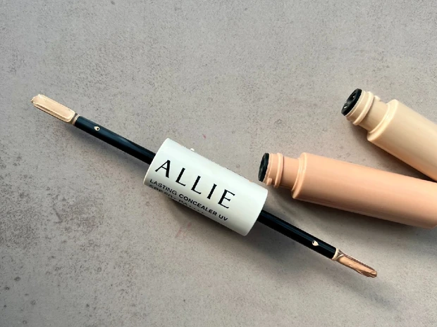 二刀流コンシーラーで、クマもくすみもおさらば！【マキアエディターズの「オッス！推しコス」】三度の飯より美容