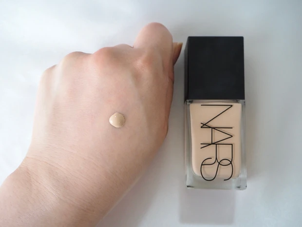 NARS(ナーズ) ライトリフレクティングファンデーション