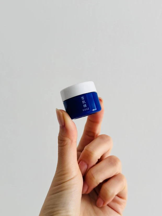 薬用雪肌精のクリームサンプル