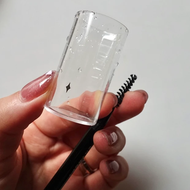 ENTROPY（エントロピー）ブリーチブロウ6回分 1分で簡単にセルフ眉脱色ができるキットの使い方