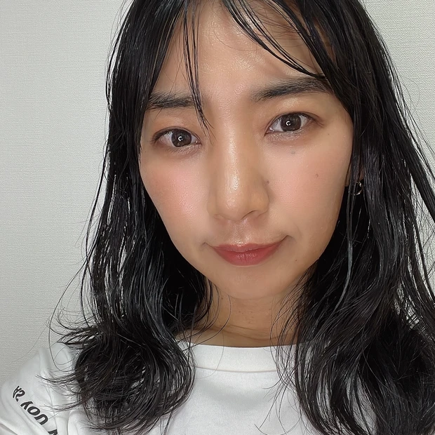 【オススメコスメ】プロが推す!ベアミネラルのジェンヌードハイライターをスウォッチ&レビュー!_3