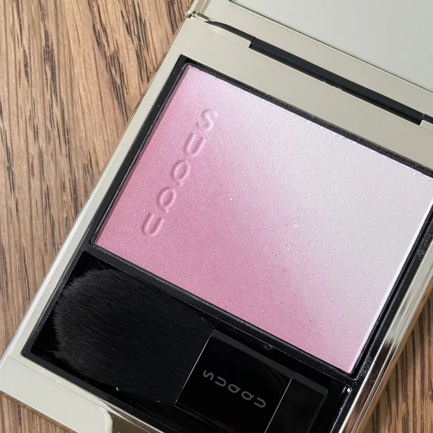 SUQQUの名品チーク😌イエベでも使いやすい青みピンク！つけるだけでふんわり透明感🩷