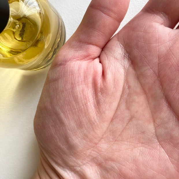 一瞬で香りの虜に!ココナッツ×ユーカリのセンシュアルさが魅力のラドール パフュームヘアオイル 《La pitta》_3