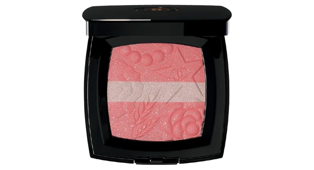 小嶋陽菜 メイク　CHANEL レ シーニュ ドゥ シャネル 997