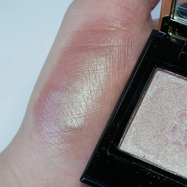 SUQQU（スック）　モノ ルック アイズ　P-02 凛麗 RINRAI 単色アイシャドウ シングルアイシャドウ ブルベ