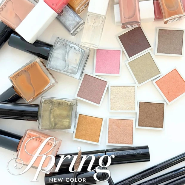 【春コスメ2026】アディクションの春新色を全色スウォッチ！ 注目の新作リップグロスは全11色＆ティントティントタイプも登場