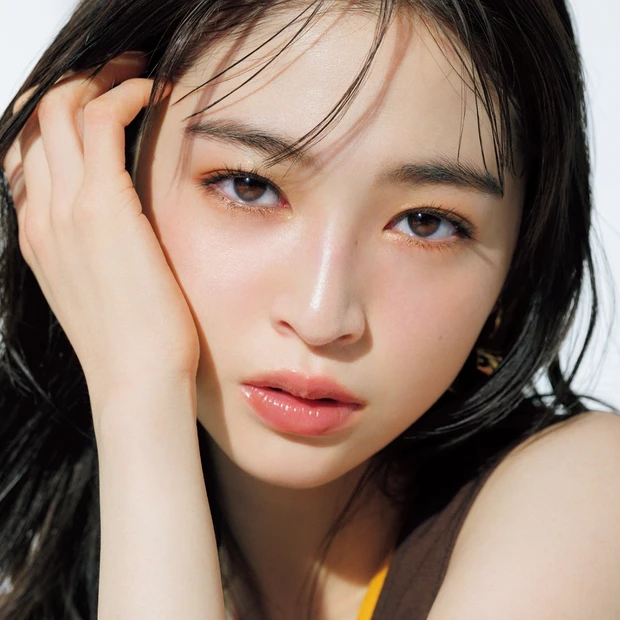 上西星来さんの春メイクを公開。肩の力が抜けたリラックス感のあるメイクが推…