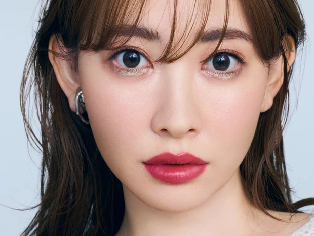 【小嶋陽菜さんの激推しリップ3選】秋新色から厳選！落ちにくい＆盛れる名品はこちら