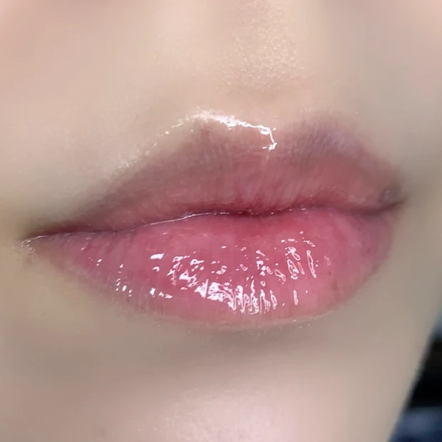 メンソレータム リップフォンデュ 新色 クリア 実際にメイク 使用イメージ 