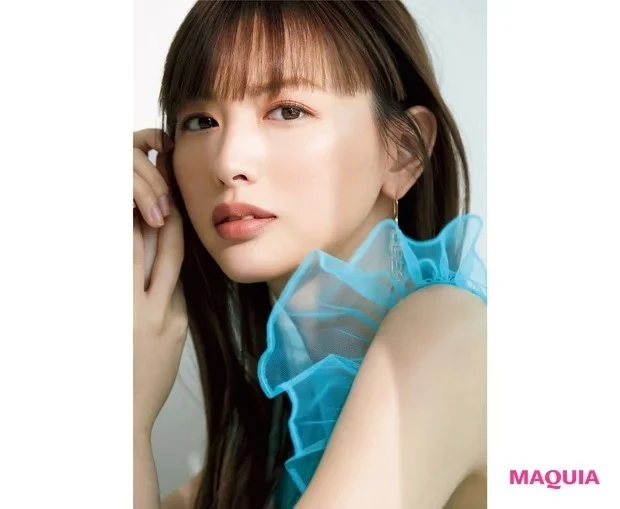 ラメ入りハイライトは細ブラシでレイヤードづけ_