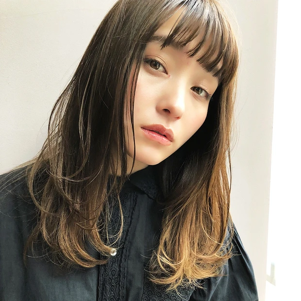 8トーンの髪色 アッシュグレージュ