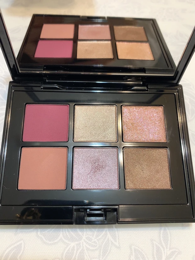 アディクションのコンパクトアディクション“センス オブ クラリティ”103の寄り