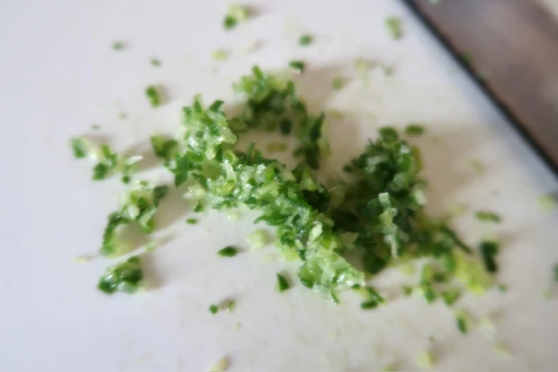 味噌玉の材料のネギ