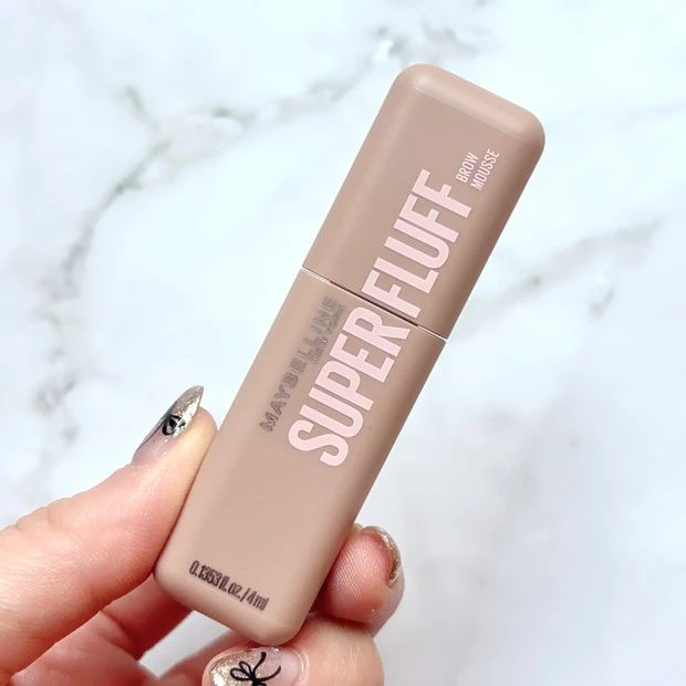 メイベリン ニューヨーク「SP フラッフ ブロウ ムース 03 ヌードベージュ」のパッケージ