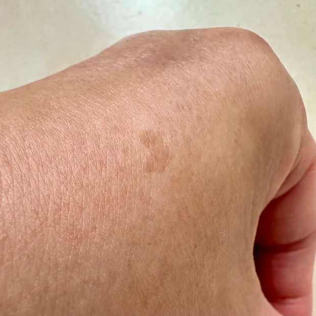 「汗と皮脂を味方につけるファンデがあるんだって！」夏の肌の味方 モイストラボ​「パウダレスフィット ファンデーション」_4_1