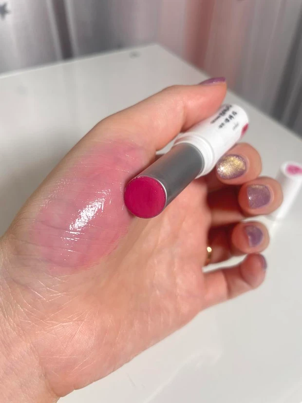 【くすみいちご】