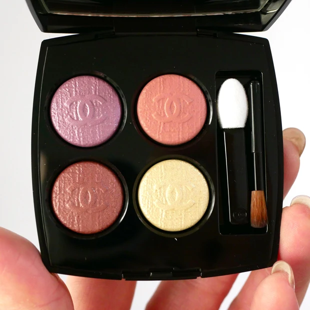 CHANEL(シャネル)レ キャトル オンブル 68 デリス