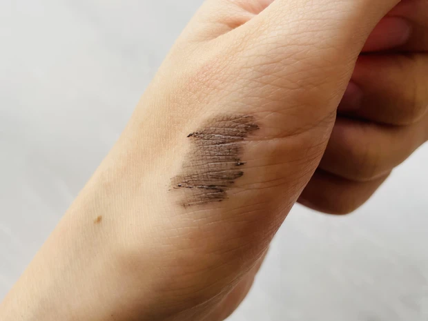 《売り切れ続出！》rom&nd(ロムアンド)とLAWSON(ローソン)が共同開発！ミニサイズが可愛い、新ブランド【&nd by rom&nd(アンドバイロムアンド) 】をスウォッチ！_12_2