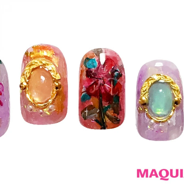 風になびくように軽やかに、色鮮やかな「レトロフラワー」ネイル