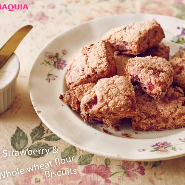 キレイになれるスイーツを手作りで！「苺と全粒粉のビスケット」