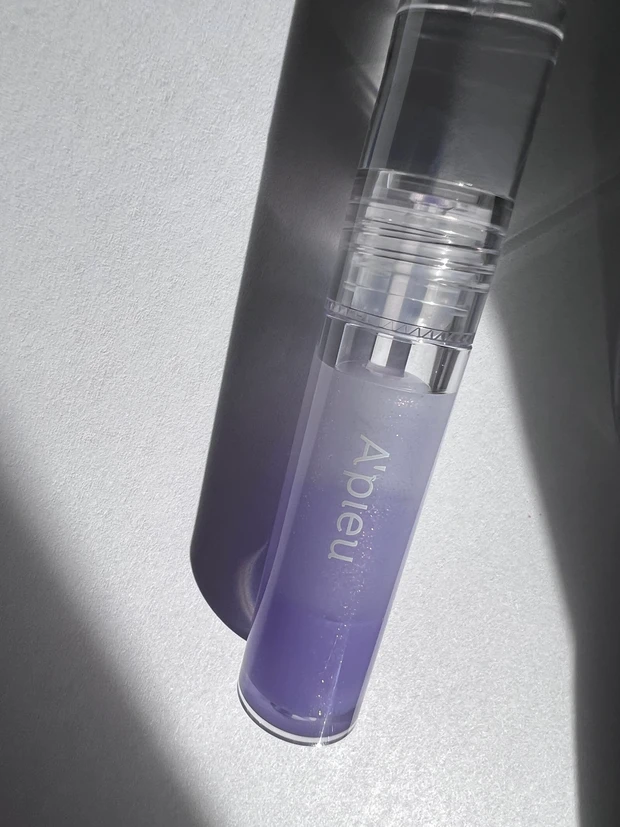 《2024》春の新作リップ🌸💄プチプラからデパコスまで【5ブランド全8本レビュー】垢抜け春メイクには欠かせない♡バズリップもレイヤードでオリジナルカラーを楽しもう😍_17