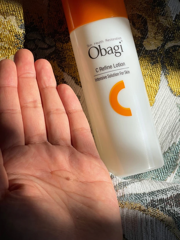 潤いを与えてくれる拭き取り化粧水「オバジC リファインローション」_2_2