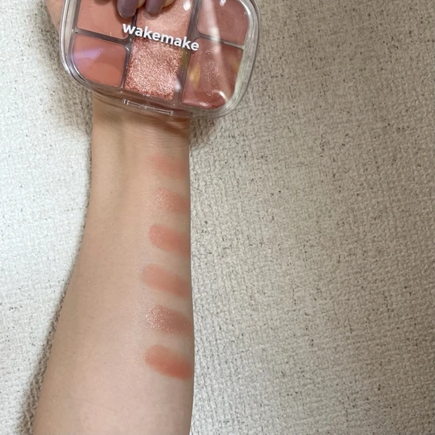これひとつで上品な目元が完成♡色んな質のワントーンカラーで使い方自由自在！【WAKEMAKE ソフトシアーマルチパレット】_4_1