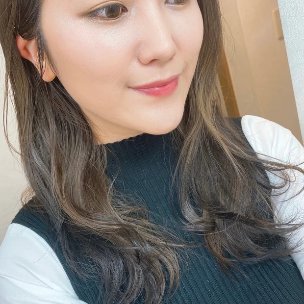 ストレートアイロンで巻き髪　時短ヘアスタイル