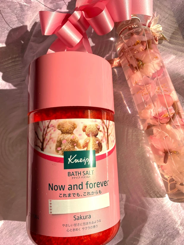 渡す人も受けとる人も幸せ。寄せ書きコスメの贈り物_1_1