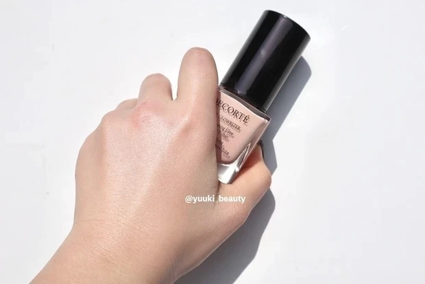 コスメデコルテ ロージー グロウライザー MAQUIA インフルエンサーゆうさん テクスチャー3