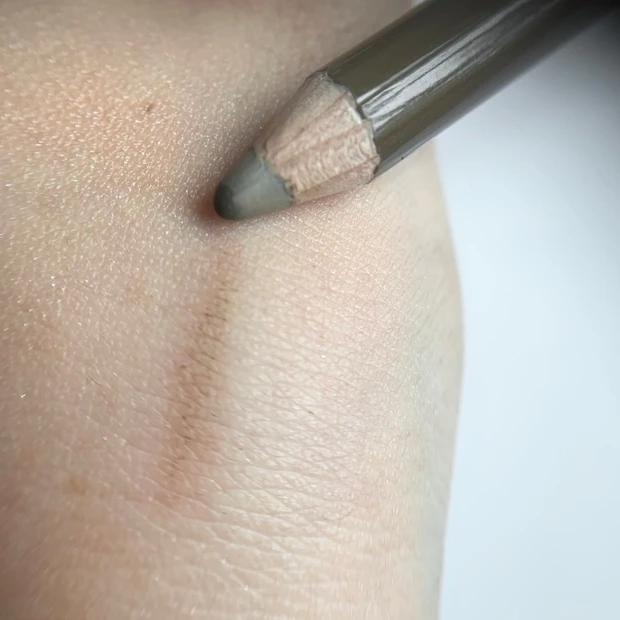 shu uemura ハード フォーミュラ ウォルナットブラウン