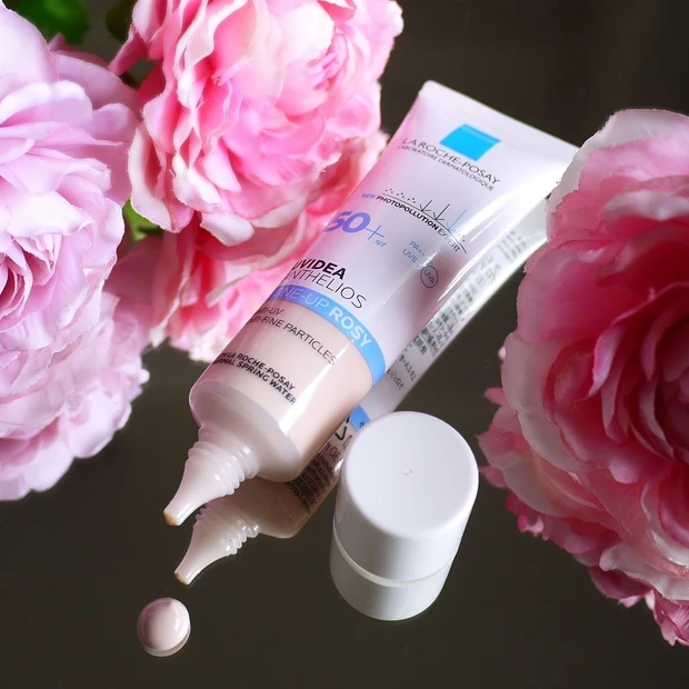 【ベストコスメ総なめ】ラロッシュポゼ2022年新色「クリア」も使える！うるサラ質感でSPF50+・PA++++【全3色比較】_6_2